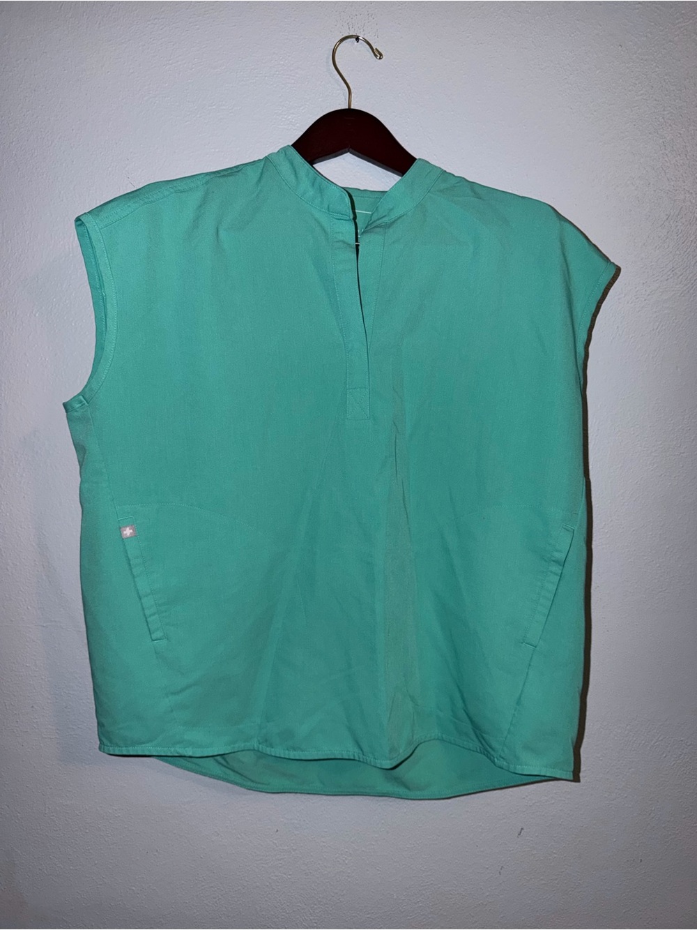 Fits Set - Top, M - Bottoms, L
